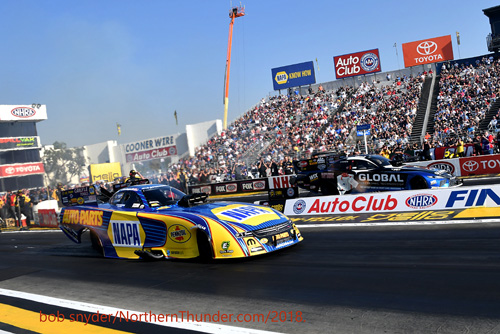 Ron Capps (near lane) - Shawn Langdon (far lane) - F/C